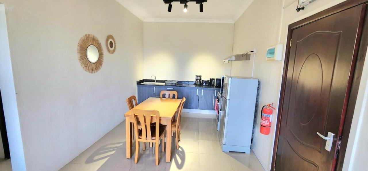 Number 7, 2Nd Floor, Pebble Bay Apartments With Garden View Гранд-Бэй Экстерьер фото